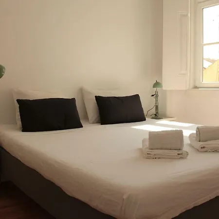 Tiles Square - Alfama With River View *